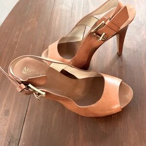 Super cute Michael Kors Carina' leather Slingback  Heel Women's 5.5 Shoes